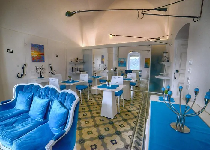 לינה וארוחת בוקר Sunshine Luxury 4*